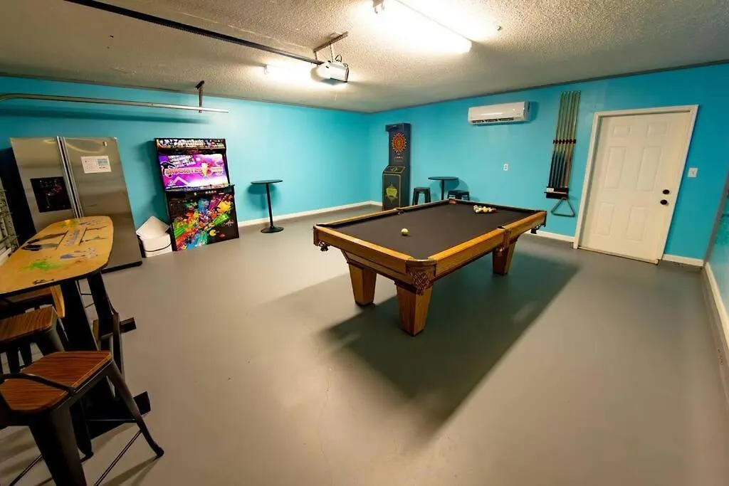 Tropical Oasis, Tiki Bar, Pool, Mini Golf, Hot Tub Villa Panama City Beach 0*,  United States