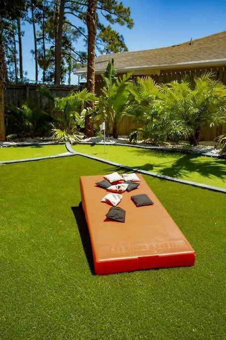 Holiday home Tropical Oasis, Tiki Bar, Pool, Mini Golf, Hot Tub Villa Panama City Beach