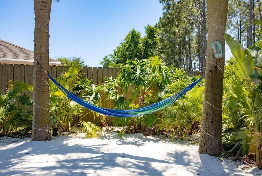 Tropical Oasis, Tiki Bar, Pool, Mini Golf, Hot Tub Villa Panama City Beach