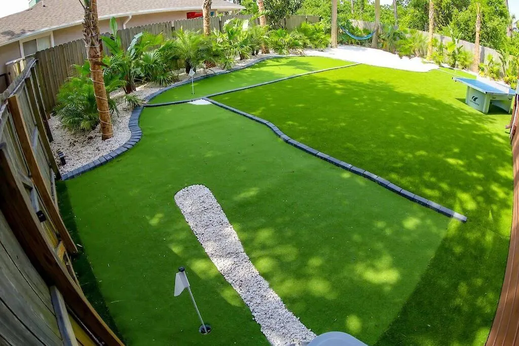 Tropical Oasis, Tiki Bar, Pool, Mini Golf, Hot Tub Villa Panama City Beach Holiday home