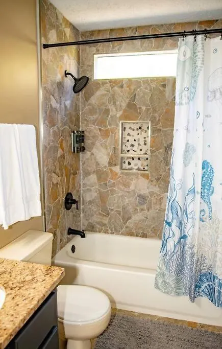 Holiday home Tropical Oasis, Tiki Bar, Pool, Mini Golf, Hot Tub Villa Panama City Beach