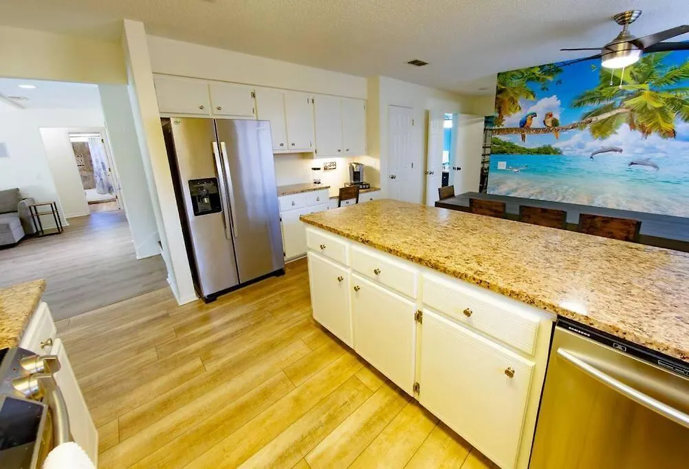 Tropical Oasis, Tiki Bar, Pool, Mini Golf, Hot Tub Villa Panama City Beach Holiday home
