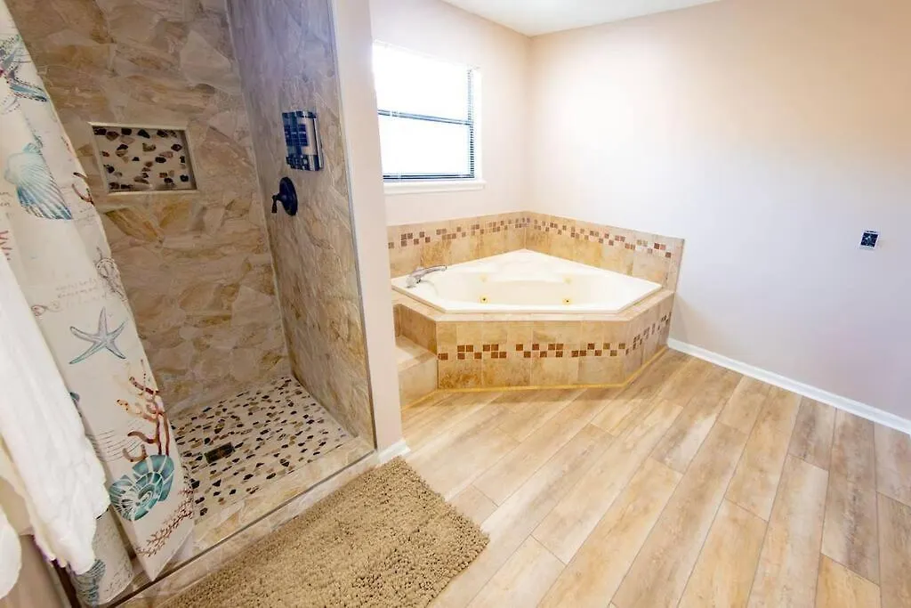 Holiday home Tropical Oasis, Tiki Bar, Pool, Mini Golf, Hot Tub Villa Panama City Beach