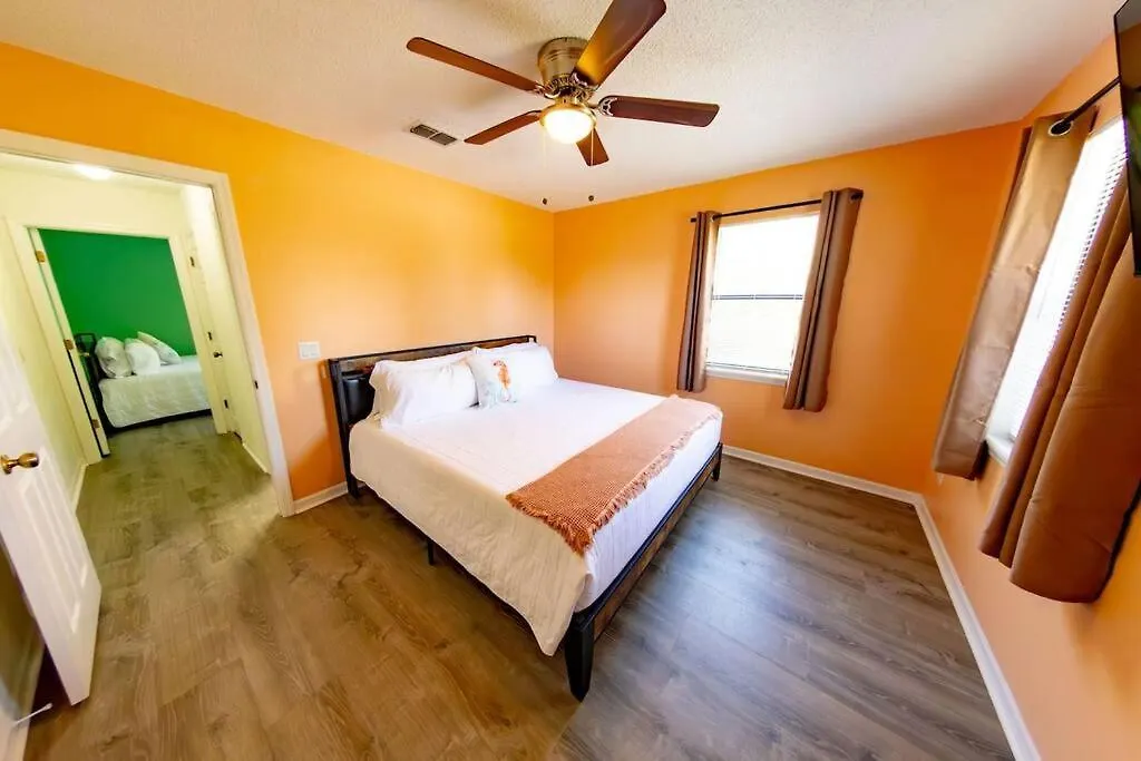 Tropical Oasis, Tiki Bar, Pool, Mini Golf, Hot Tub Villa Panama City Beach Holiday home