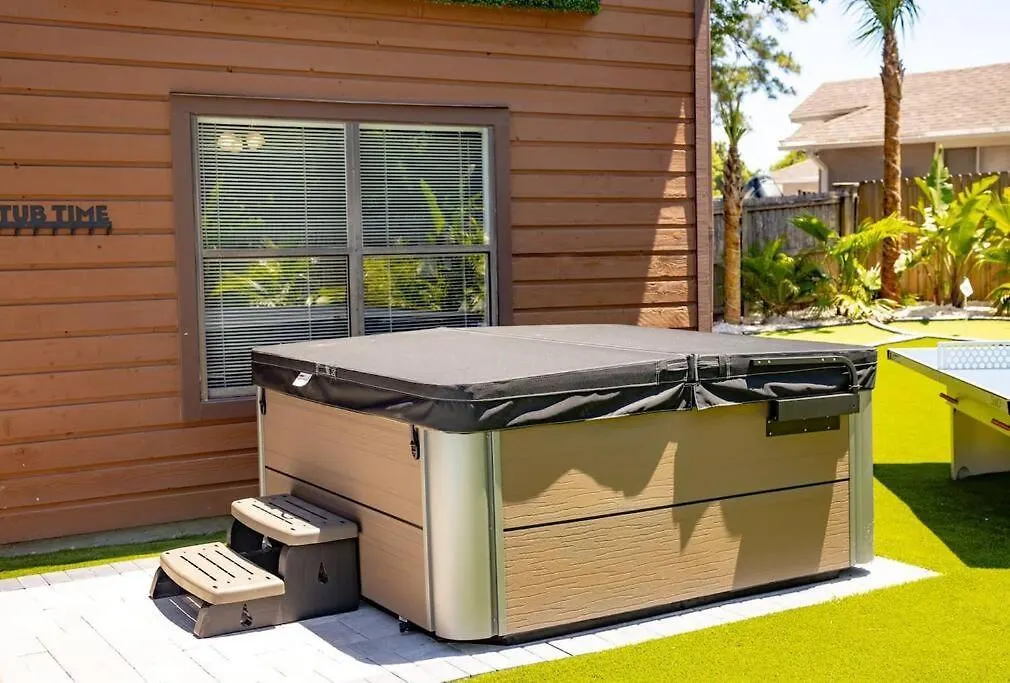 Holiday home Tropical Oasis, Tiki Bar, Pool, Mini Golf, Hot Tub Villa Panama City Beach