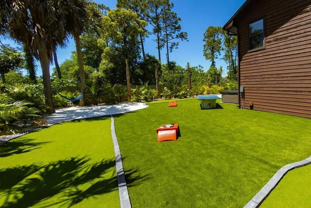Tropical Oasis, Tiki Bar, Pool, Mini Golf, Hot Tub Villa Panama City Beach United States